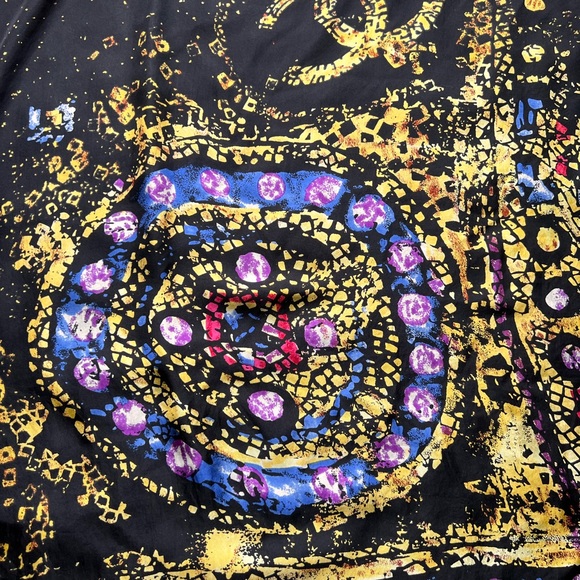 Chanel scarf/wrap. 100% Silk. Made in Italy. Large 50” by 51”. - Picture 11 of 16